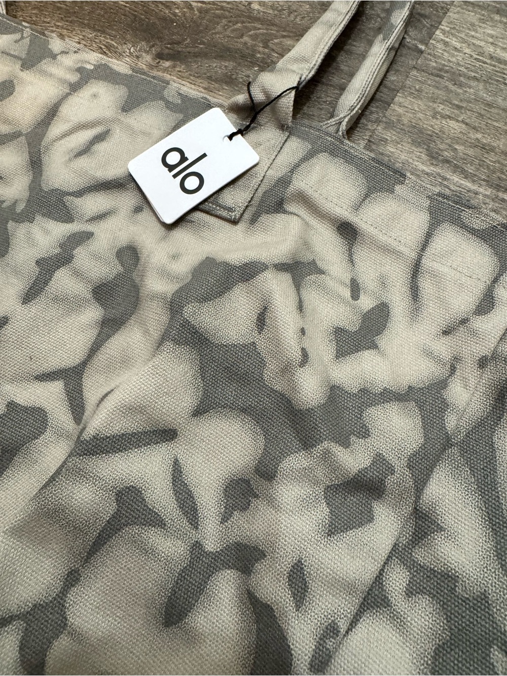 ALO Yoga Gray Tie-Dye Canvas Cotton Large Tote Bag - Picture 2 of 7